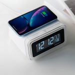 MOMAX Q. Clock 2 Digital Clock with Wireless Charger
