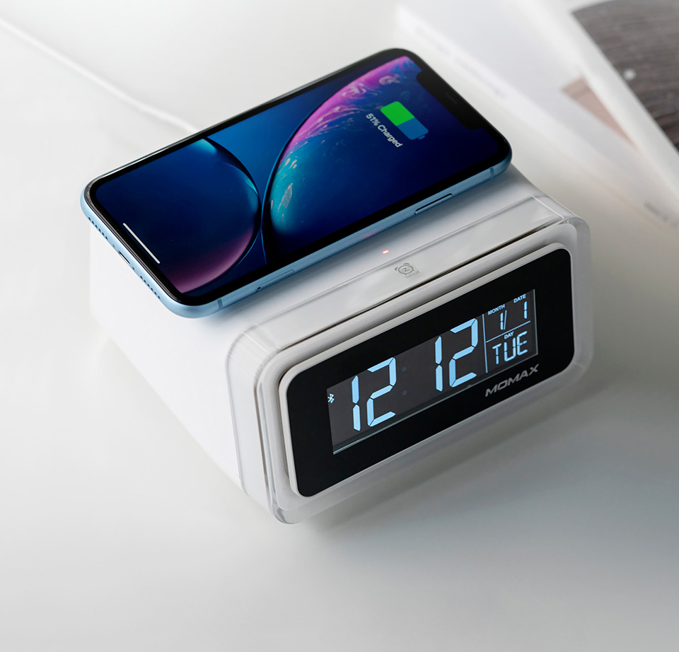 MOMAX Q. Clock 2 Digital Clock with Wireless Charger