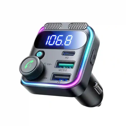 Joyroom JR-CCB01 displaying voltage on LED screen