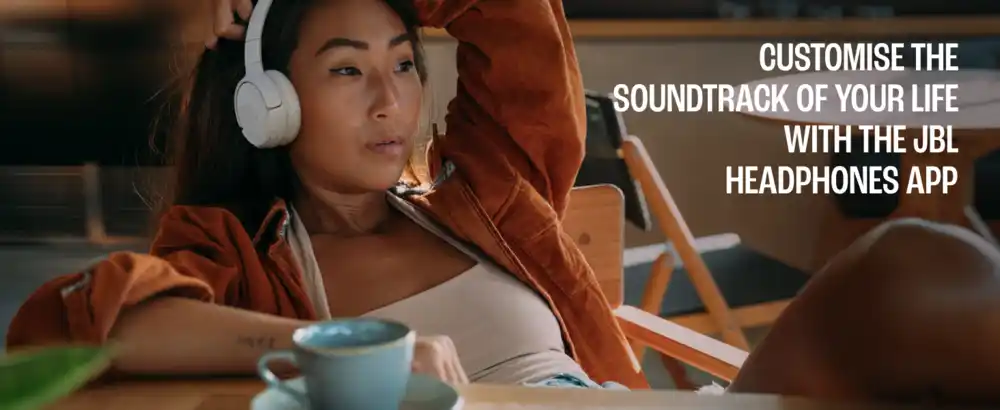 JBL Tune 530 BT with dual microphones for clear voice calls