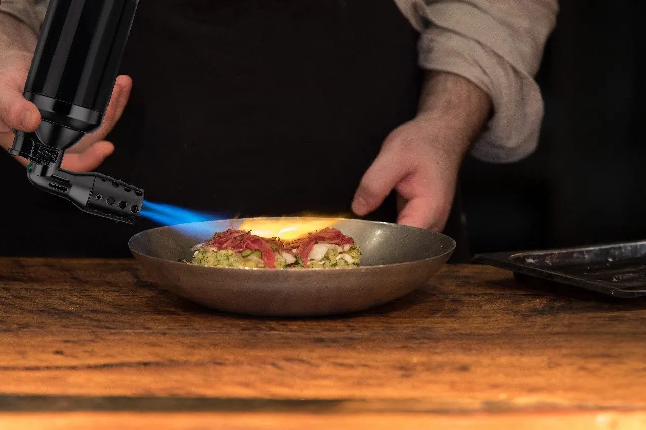 Porodo Lifestyle Jetblaze Windproof Flame Lighter for outdoor camping